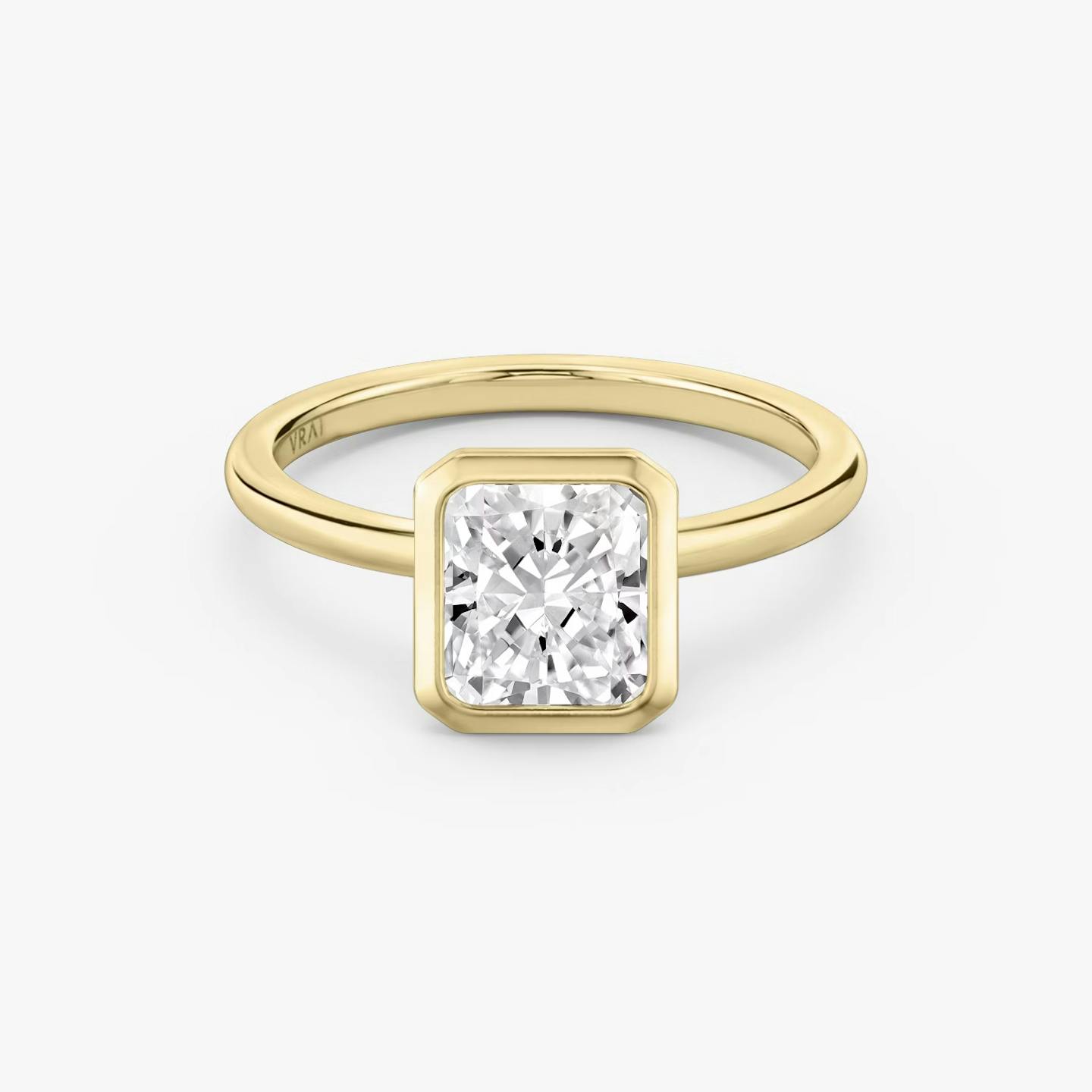 The Signature Bezel | Radiant | 18k | 18k Yellow Gold | Band: Plain | Diamond orientation: vertical | Carat weight: See full inventory