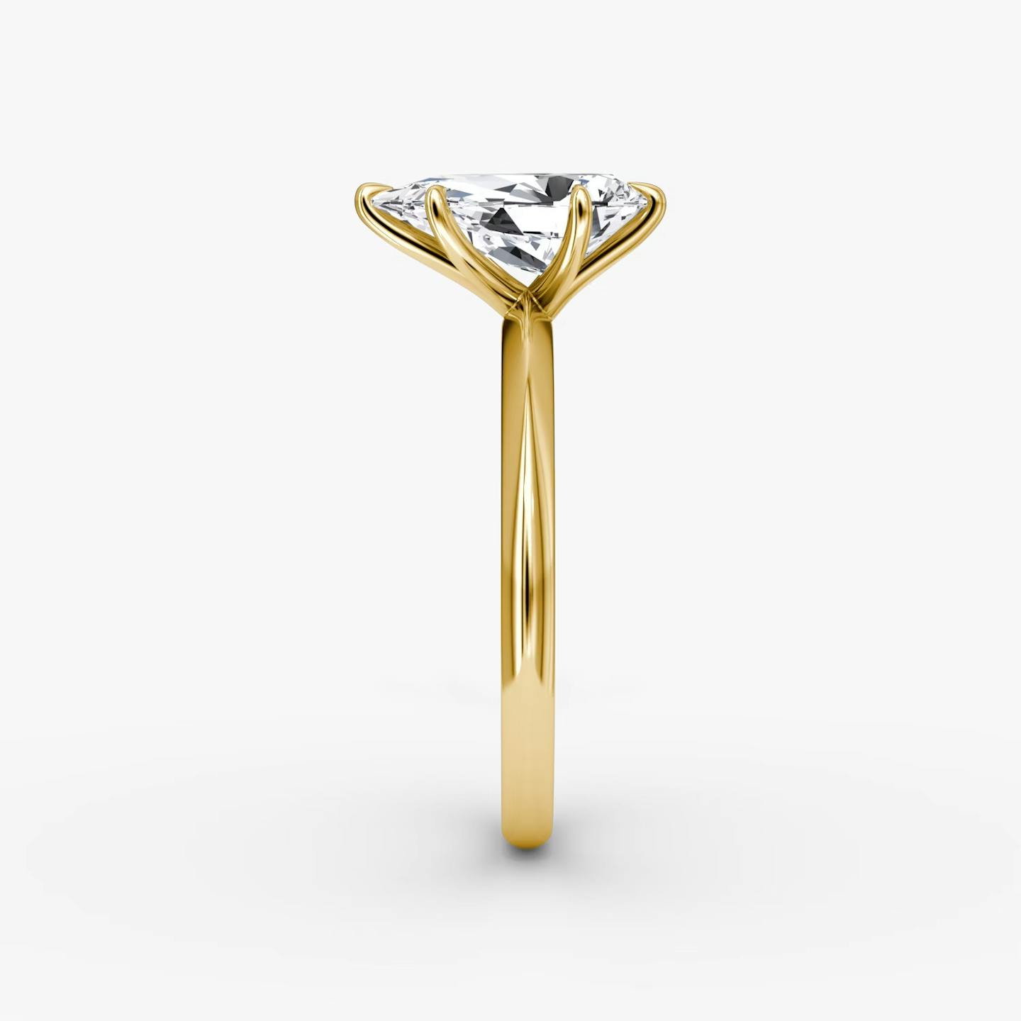 The Knife-Edge | Pear | 18k | 18k Yellow Gold | Band: Plain | Setting style: Plain | Diamond orientation: vertical | Carat weight: See full inventory